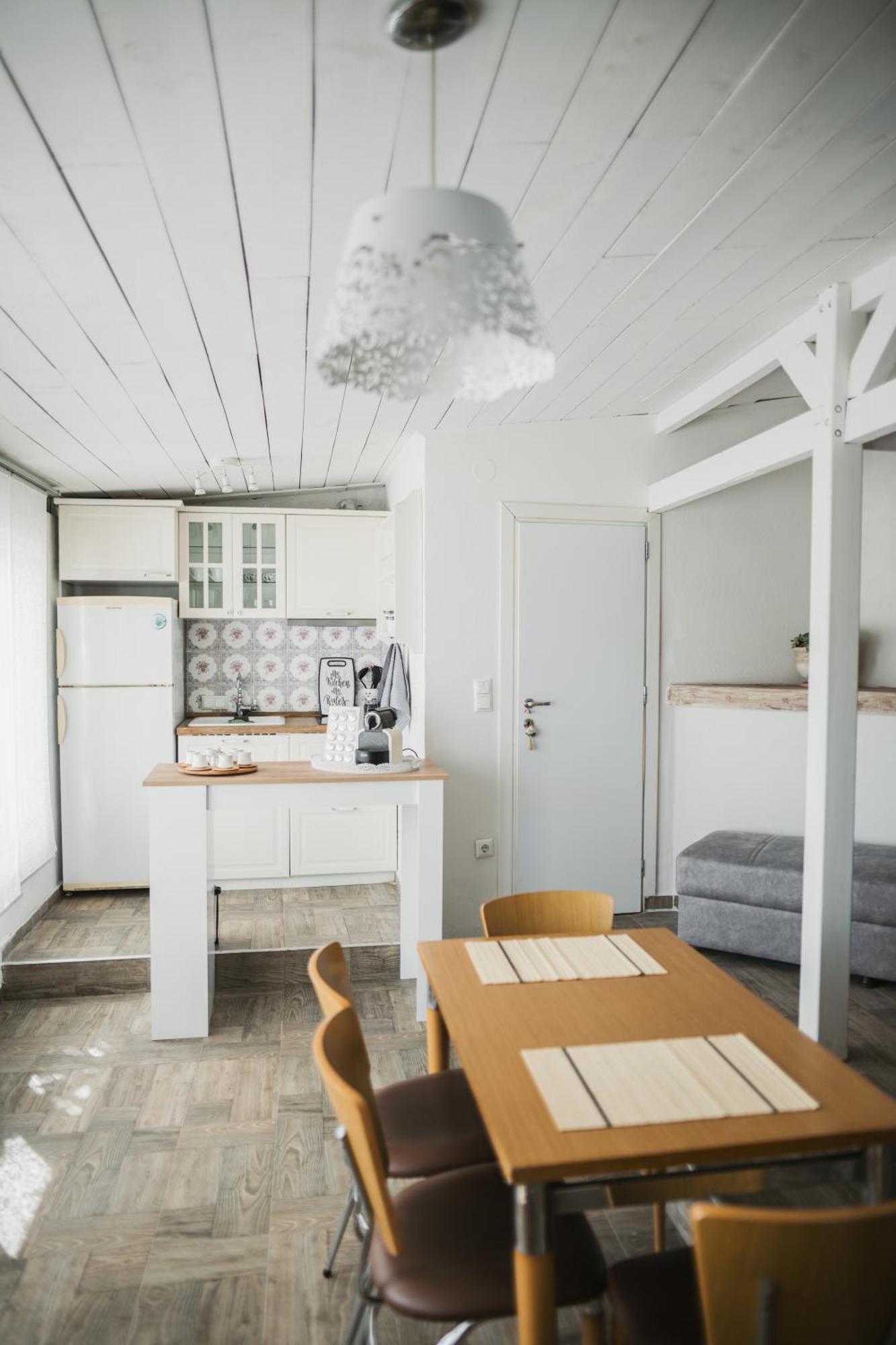 The Garden House Apartment *