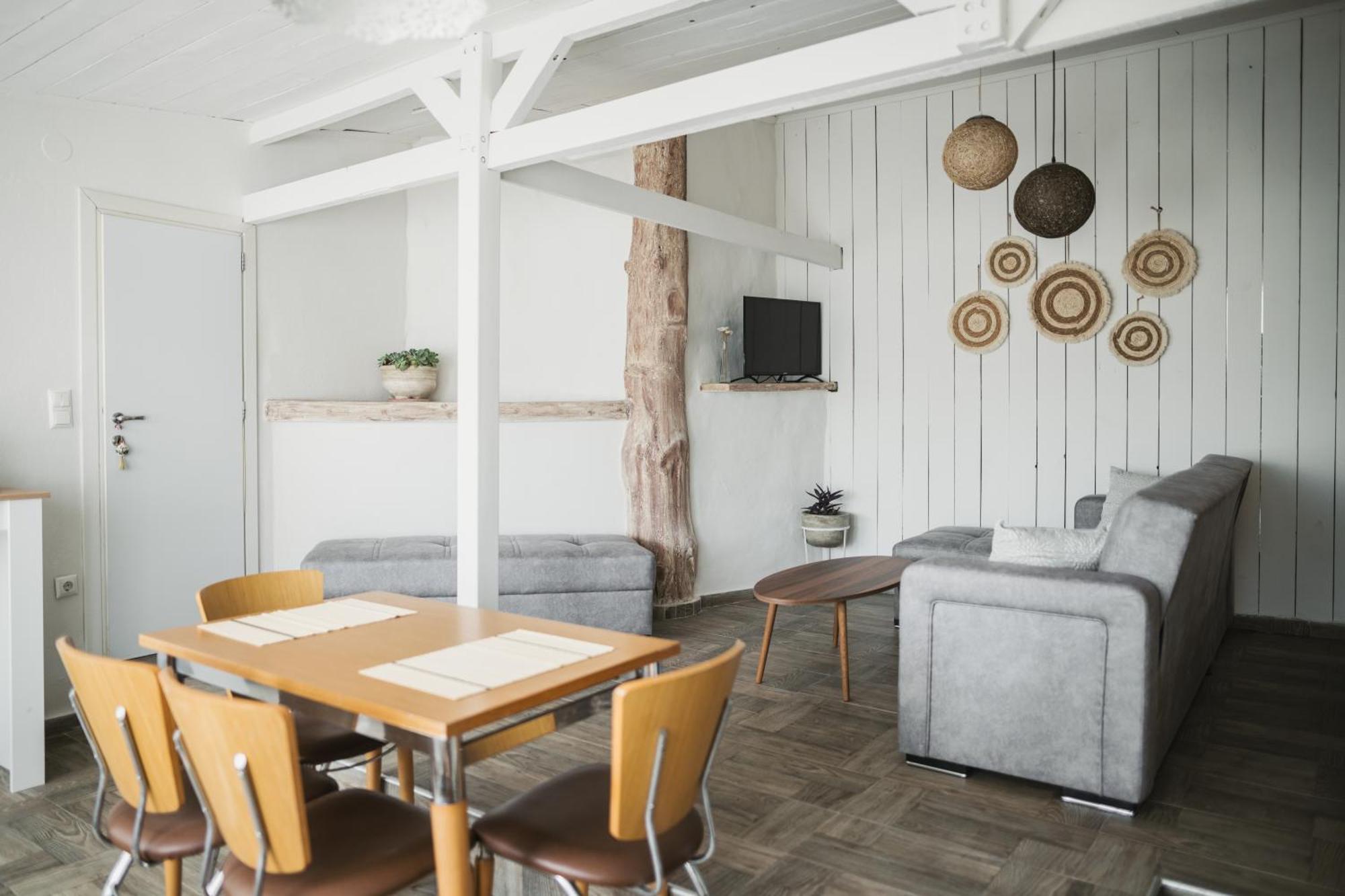 The Garden House Apartment